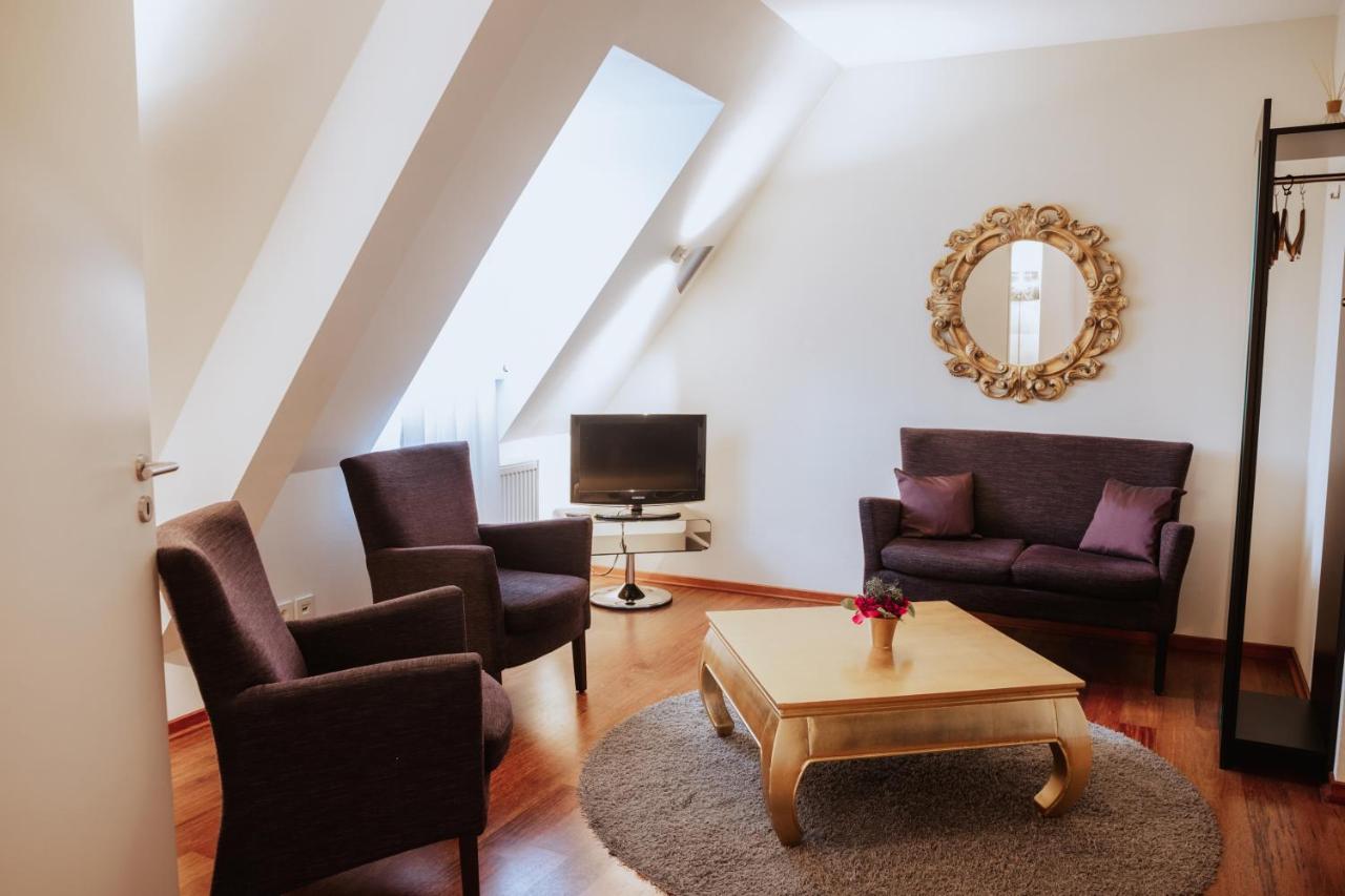 Hotel Gut Landscheid Burscheid Buitenkant foto
