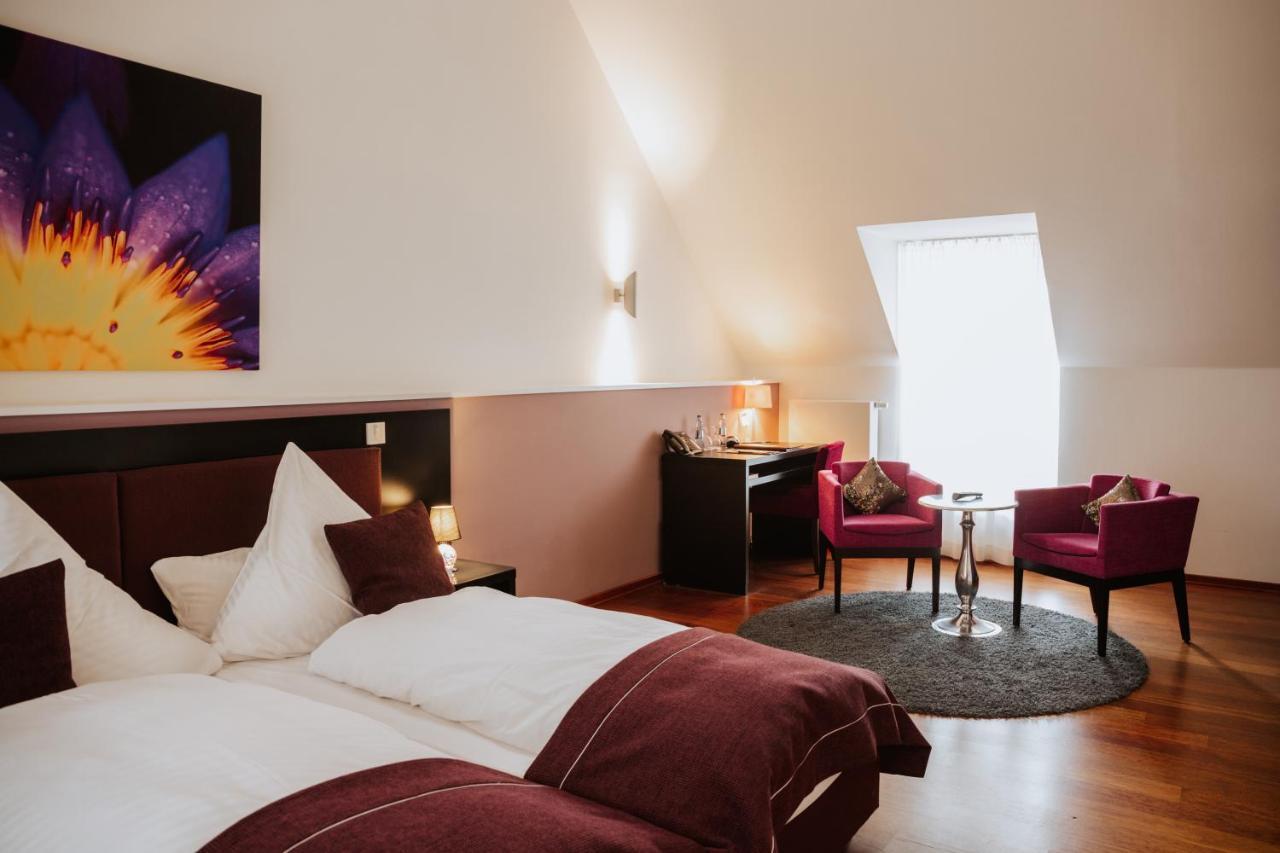 Hotel Gut Landscheid Burscheid Buitenkant foto